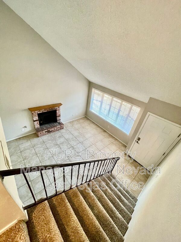 Building Photo - 2650 Sumac Ln
