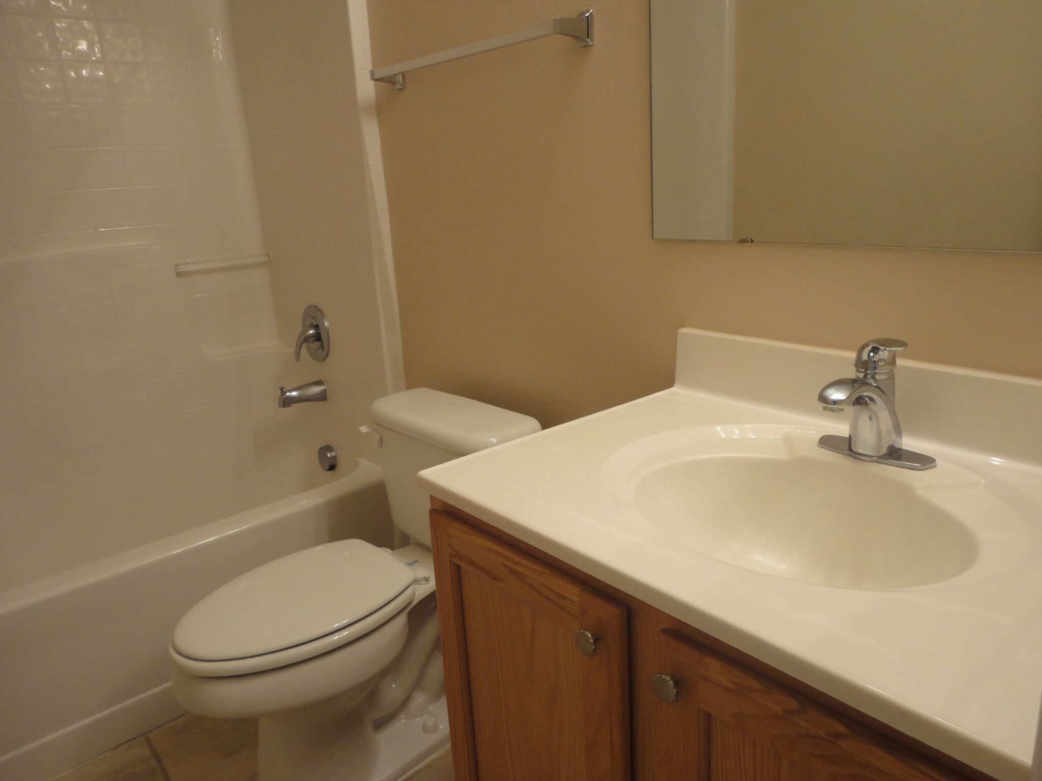 Building Photo - 1019 Brenton Leaf Dr