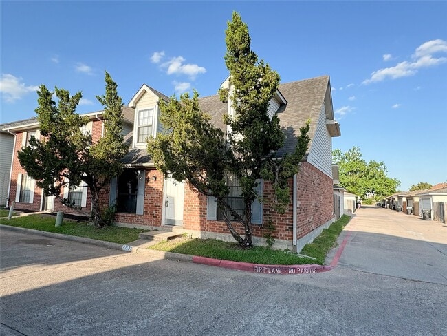 Building Photo - 8631 Mapletwist St