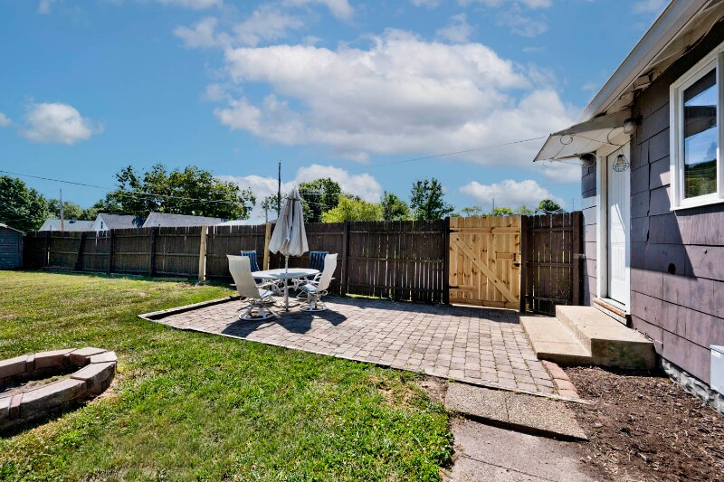 Building Photo - 427 Riley Ave