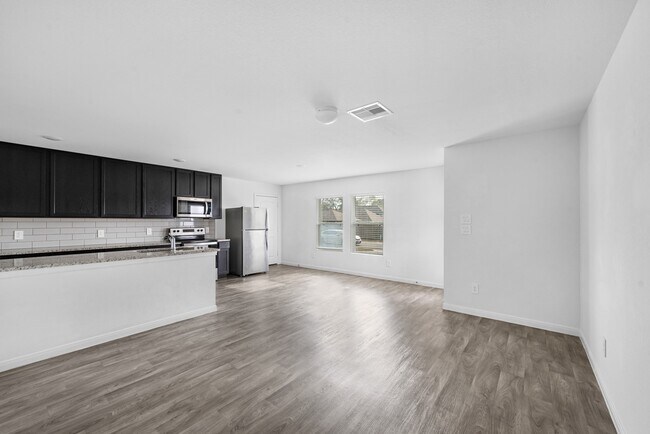 Building Photo - 12998 Sorrento Bay Dr