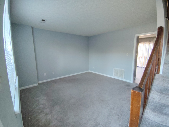 Building Photo - 13 Fonda Dr