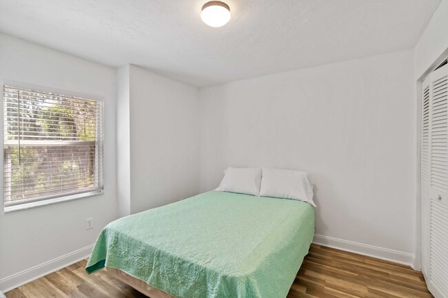 Building Photo - 7447 Hawkins Rd