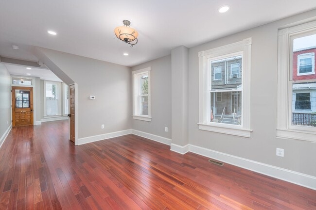 Building Photo - 3-Bedroom, 1.5 Bathroom Townhouse in Heart of Hampden