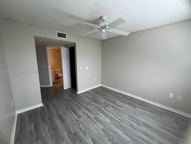 Building Photo - 4171 N Haverhill Rd