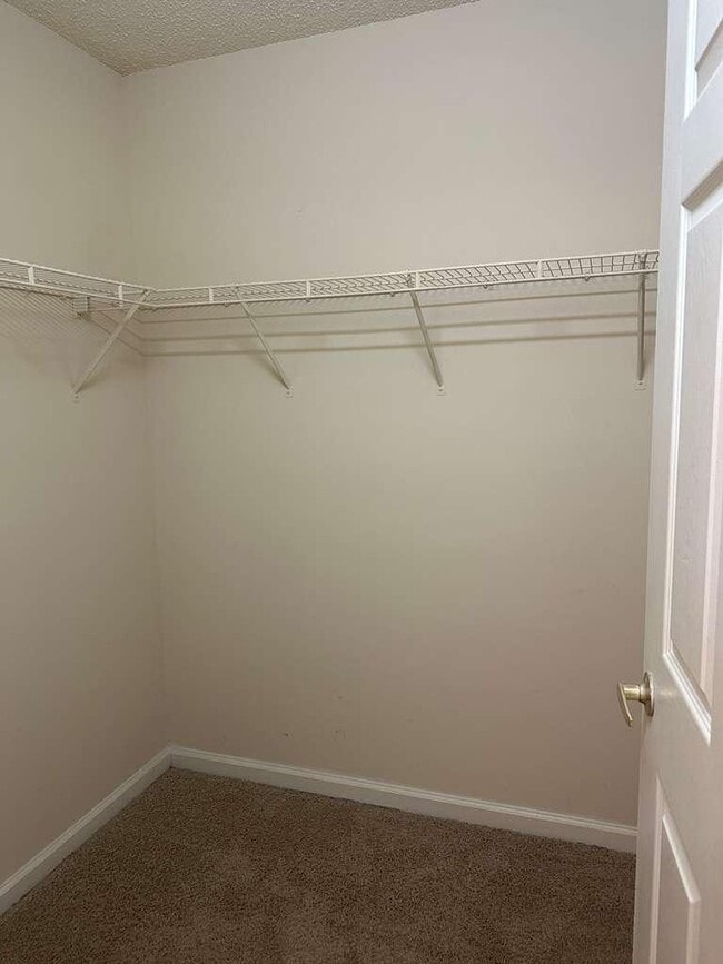 Building Photo - 11230 Centway Park Dr