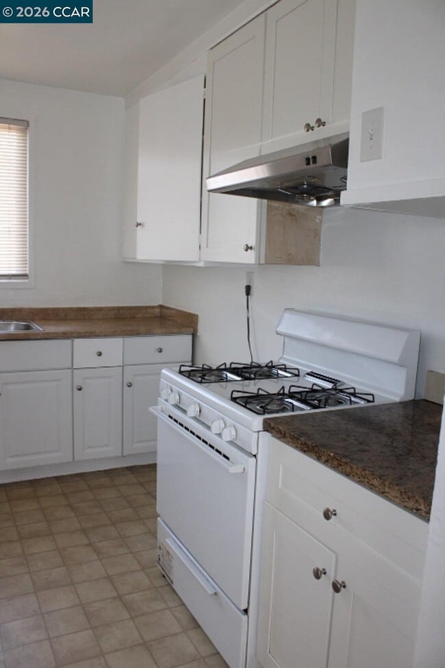 Building Photo - 2745 Rollingwood Dr