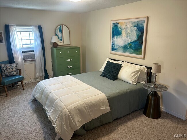 Building Photo - 805 4th St