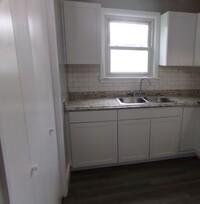 Building Photo - 2 BR Coming Soon in Colonial Heights! VIEW...