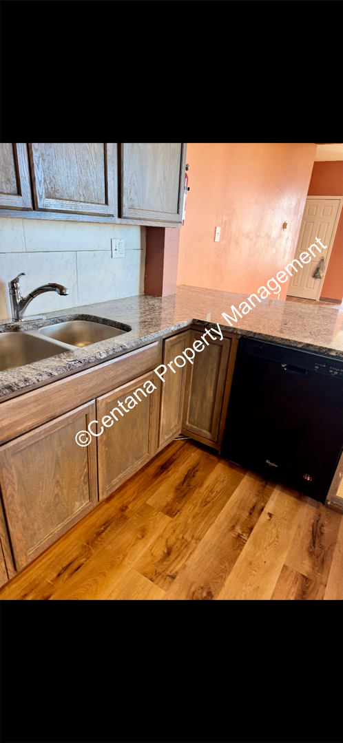 Building Photo - 601 W Mercury St