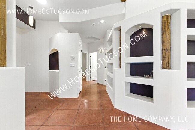 Building Photo - 1921 S Doubletree Ln