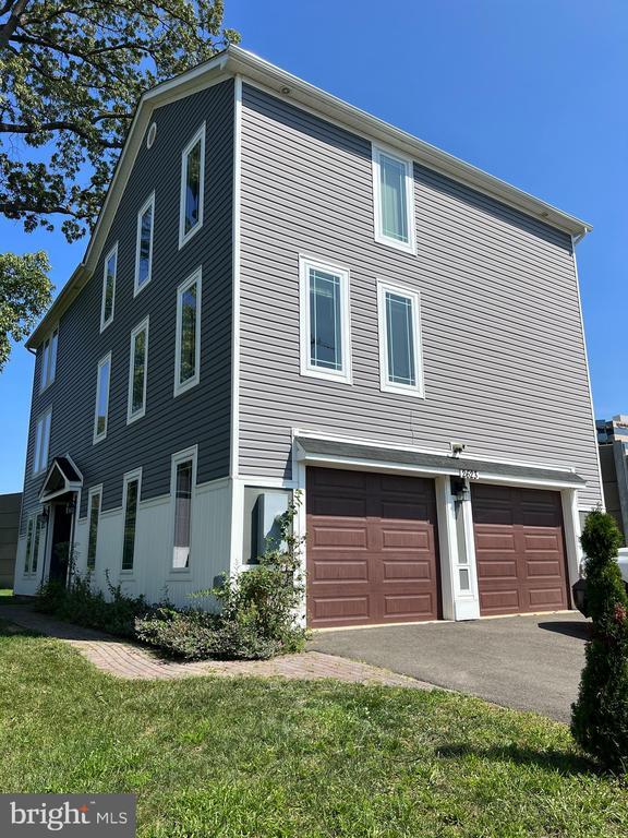 Building Photo - 2623 Stenhouse Pl