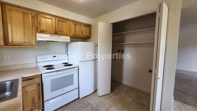 Building Photo - 2023-12573MF