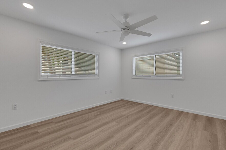 Building Photo - 2826 W Rainbow Cir