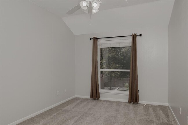 Building Photo - 23 Shellbark Pl