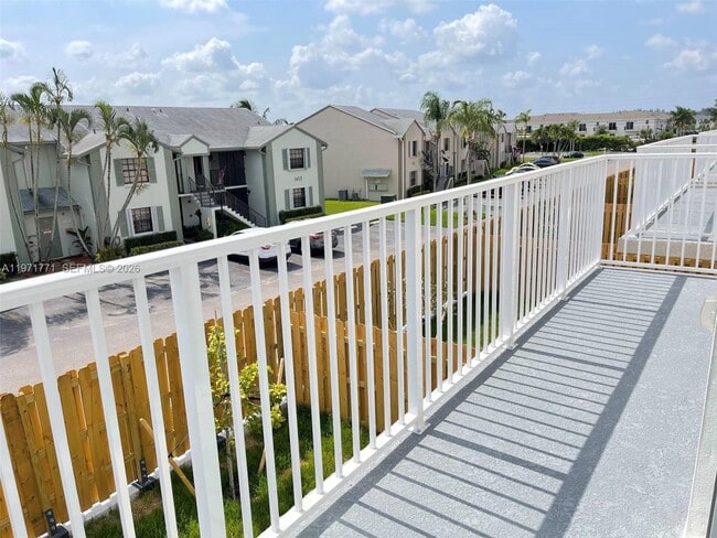 Building Photo - 1427 SE 7th Ter