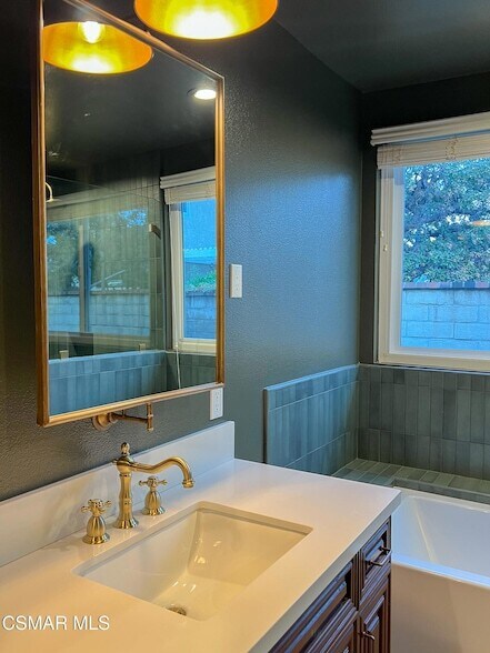 Building Photo - 5630 Hurford Ct