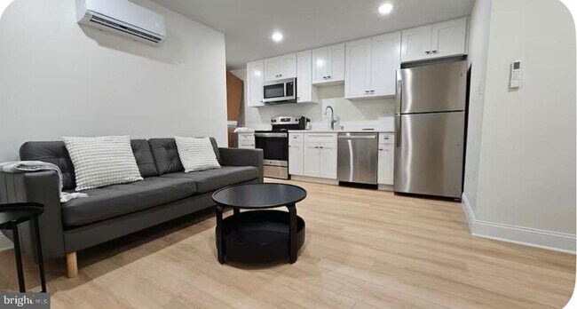 Building Photo - 1316 Montello Ave NE