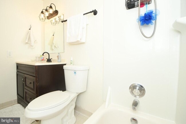 Building Photo - 7812 Briardale Terrace