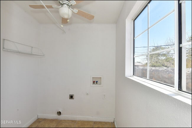 Building Photo - 908 Bolivia St