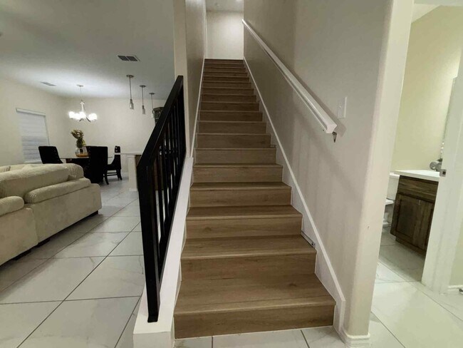 Building Photo - 5821 Colegio Ln
