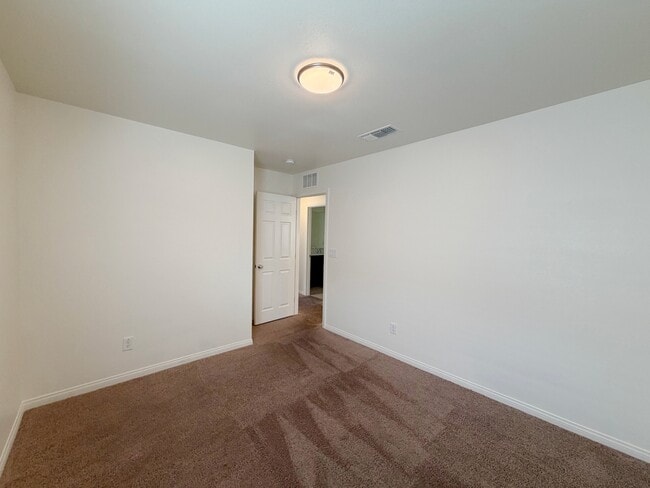 Building Photo - 6983 Cottage Vis Ave