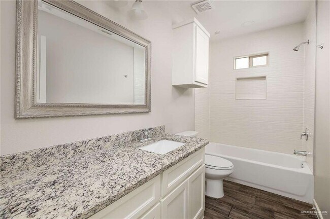 Building Photo - 2109 Canyon Dr