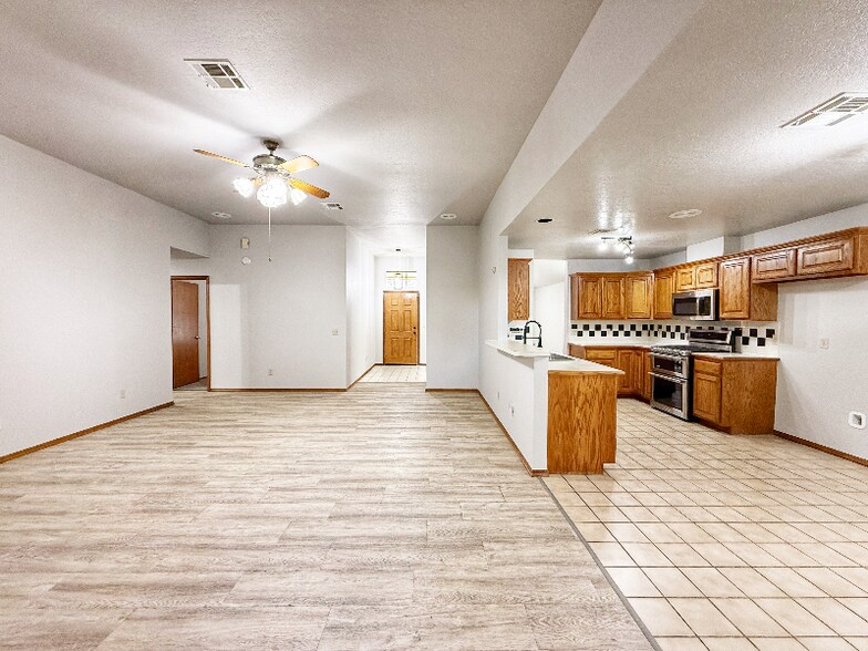 Building Photo - 6605 NW 134th St