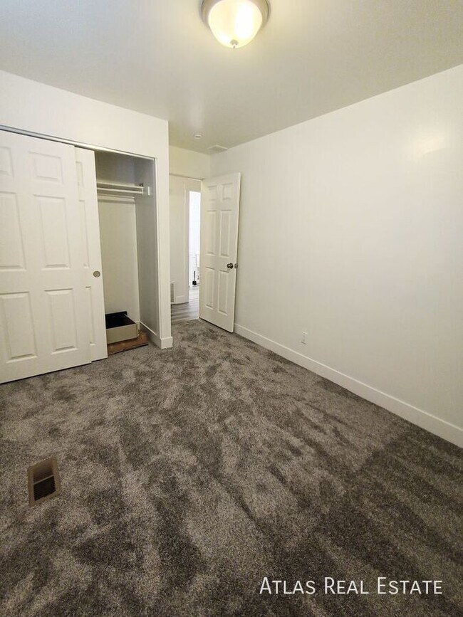 Building Photo - 1131 W 650 N St