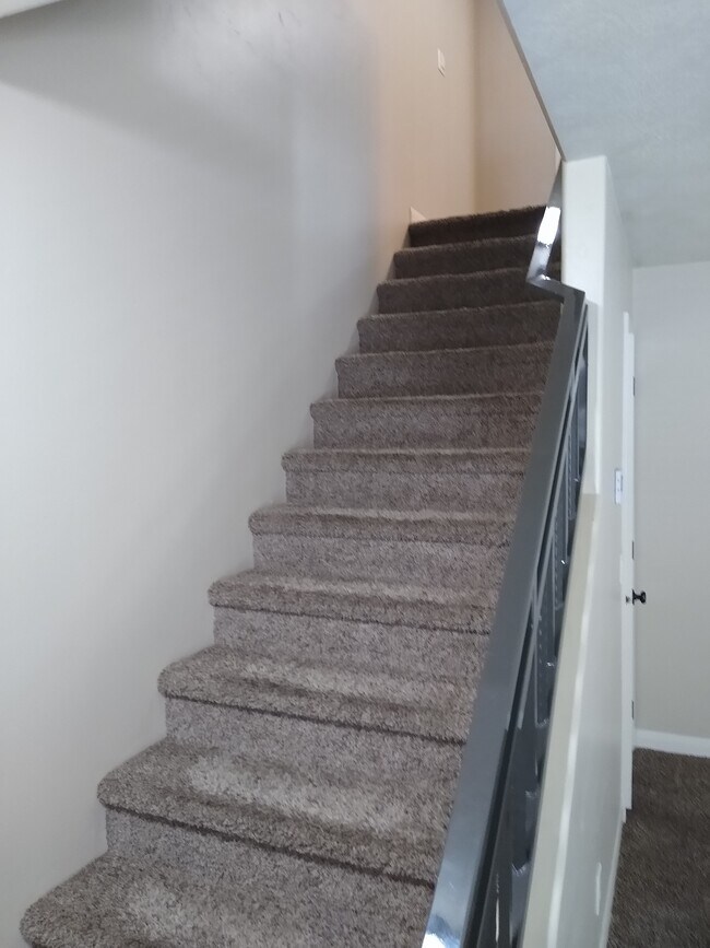 Building Photo - 340 1425 N St