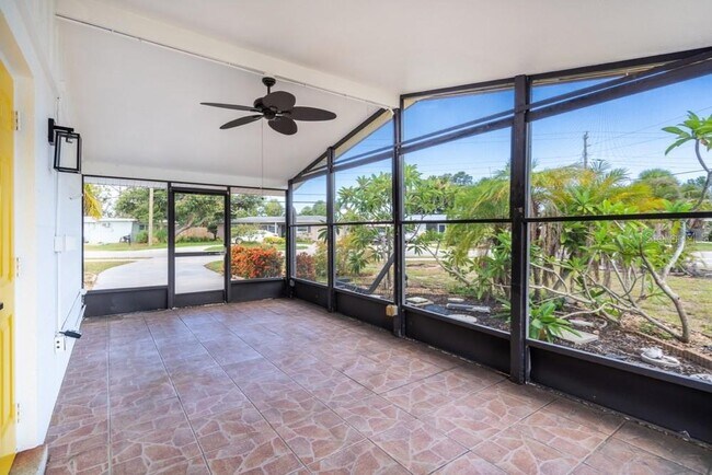 Building Photo - 456 Sandlewood Dr