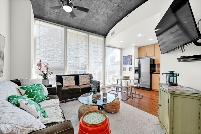 Building Photo - 5925 Almeda Rd