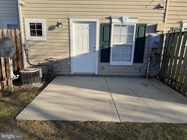 Building Photo - 22976 Fontwell Square