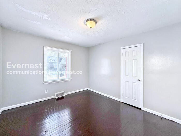 Building Photo - 18559 Mackay St