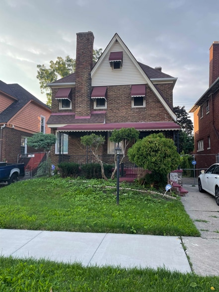 Building Photo - 4074 Pasadena St