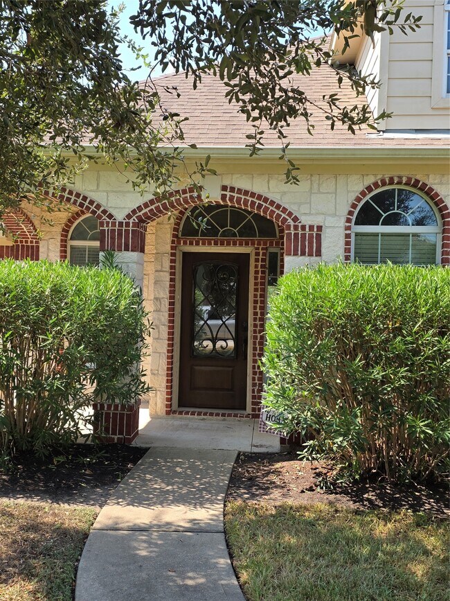 Building Photo - 6216 N Fawnlake Dr