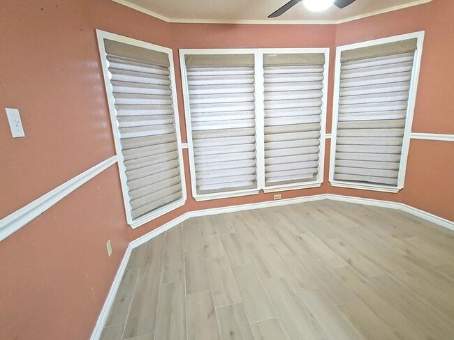 Building Photo - 11827 Acadian Dr