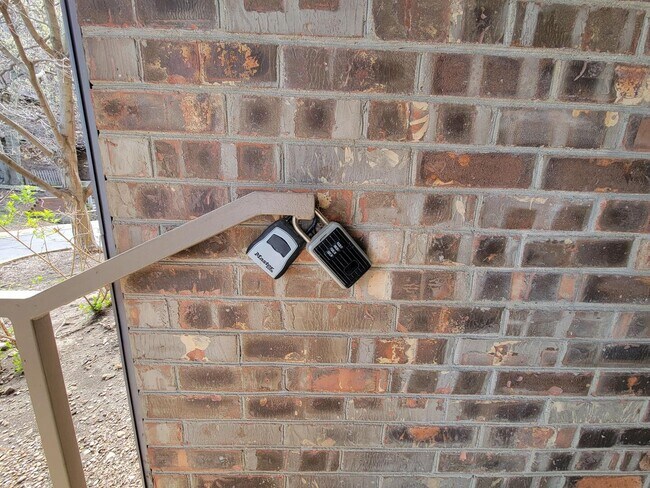 Building Photo - 420 Walnut Creek Rd