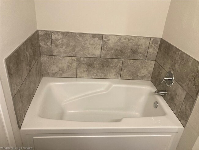 Building Photo - 8004 Dogwood Dr