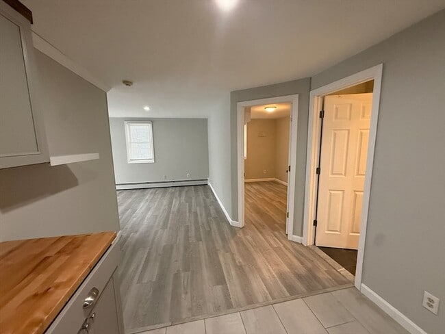 Building Photo - 176 Court St