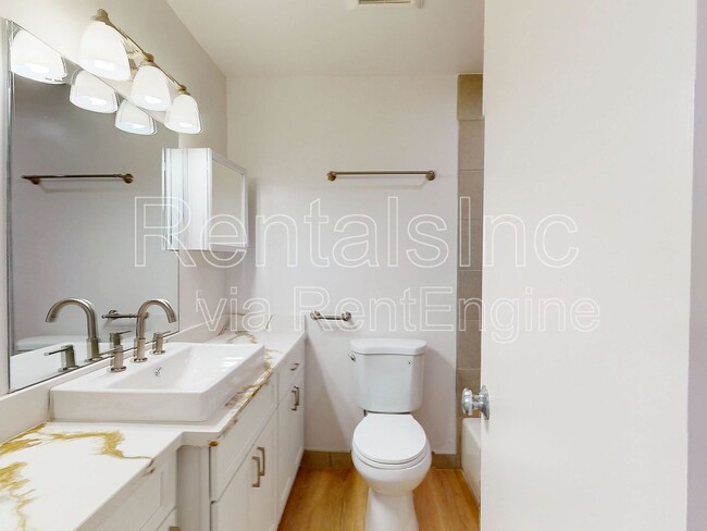 Building Photo - 657 Kansas St