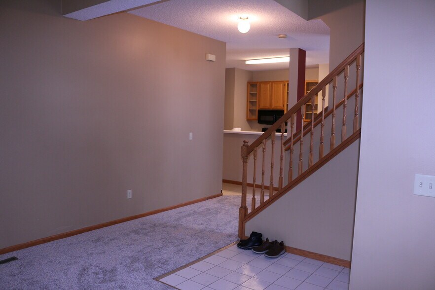 Building Photo - 2696 Mallard Dr