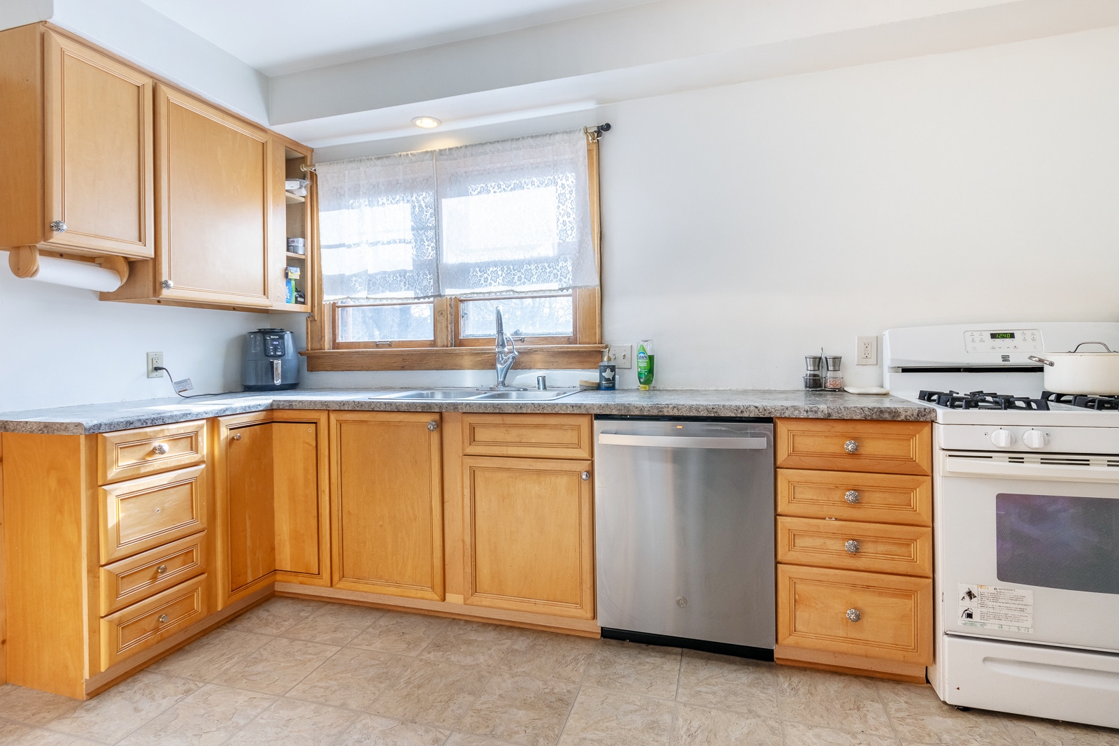 Building Photo - 302 S Brooks St