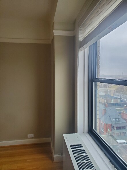 Building Photo - 15 E Kirby St