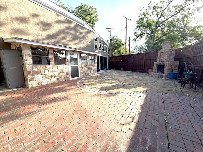 Building Photo - 1725 Ashland Ave