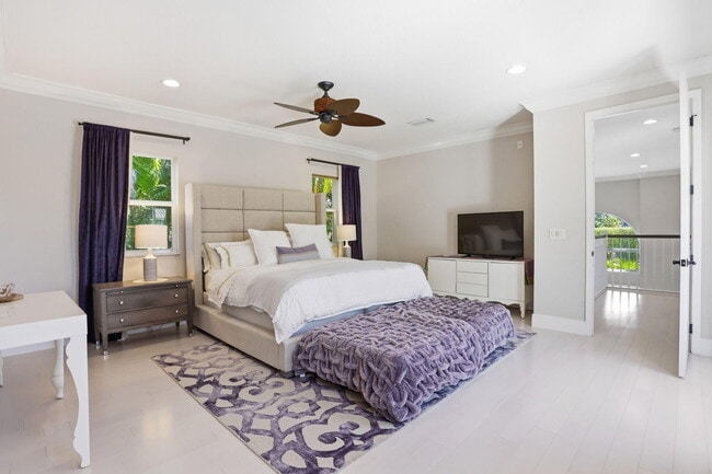 Building Photo - 375 SW 16th St