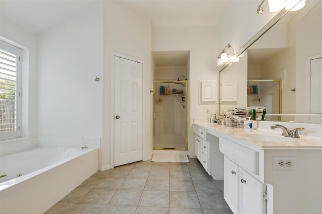 Building Photo - 1734 Heddon Falls Dr