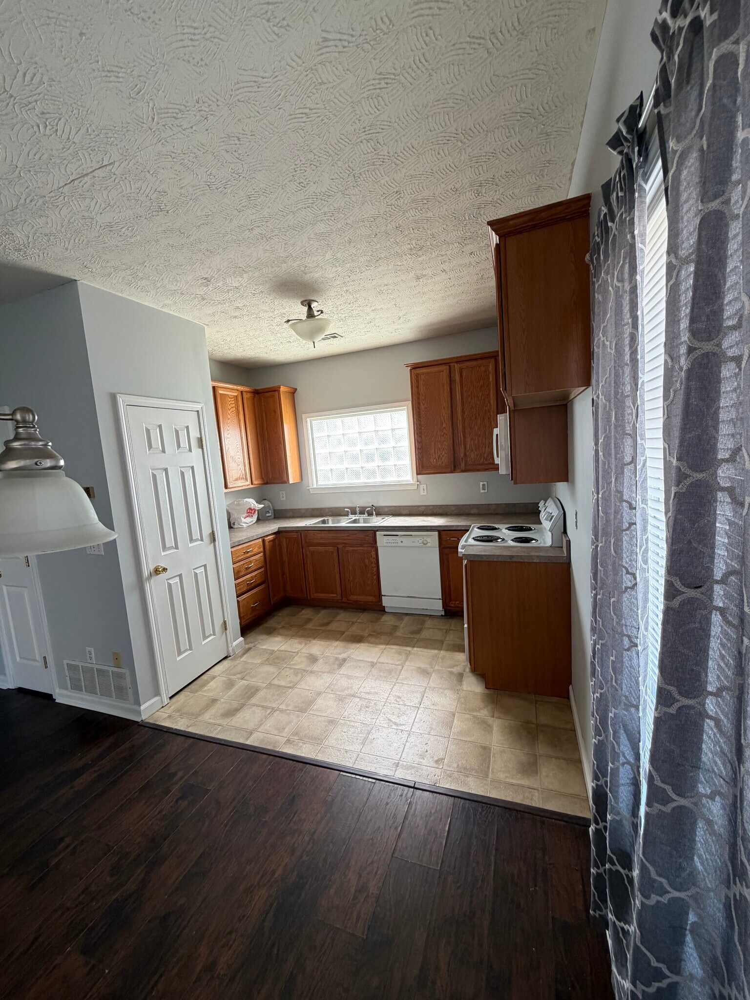 Lots of counter space - 431 16th St