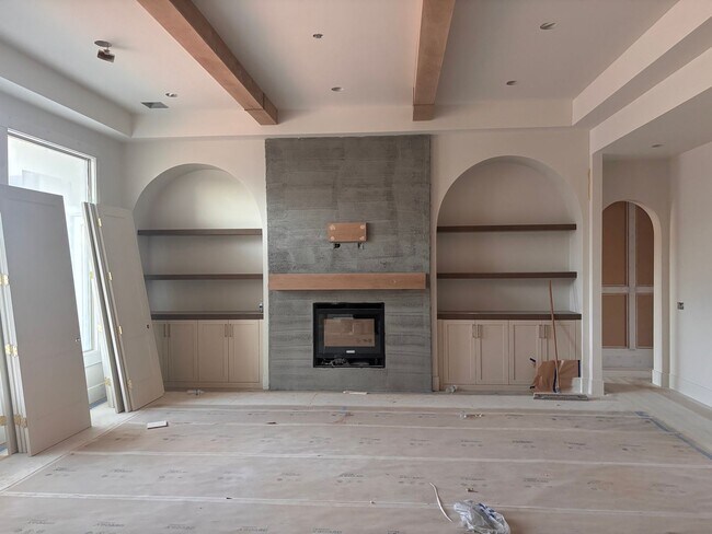 Building Photo - 2798 E Rosedale Dr