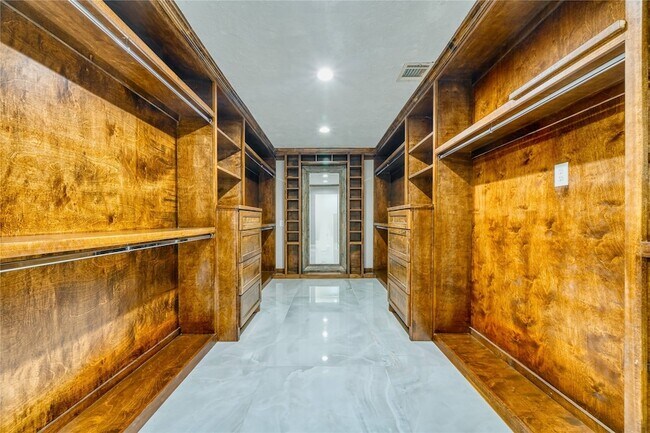Building Photo - 4406 Mallard Dr
